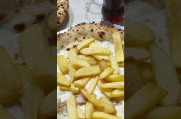 Pizza with friend I Realistic what I eat in a day as a gastronomy student in Italy