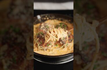 Creamy Alfredo + juicy chicken = dinner goals. Made this cheesy pasta with tender chicken breast