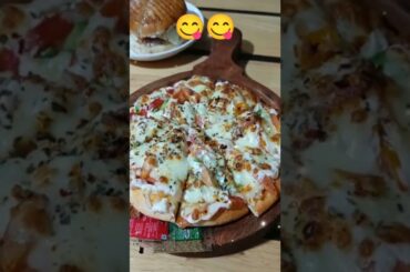 #vegcheese#pizza vs #burger#panpizza#yummyfood#shorts#youtubeshorts