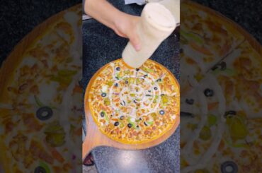 #food #tamannaandpraveen #tamannapraveenvlogs #cloudkitchen #zomato #swiggy #itspizzatime #streetfoo