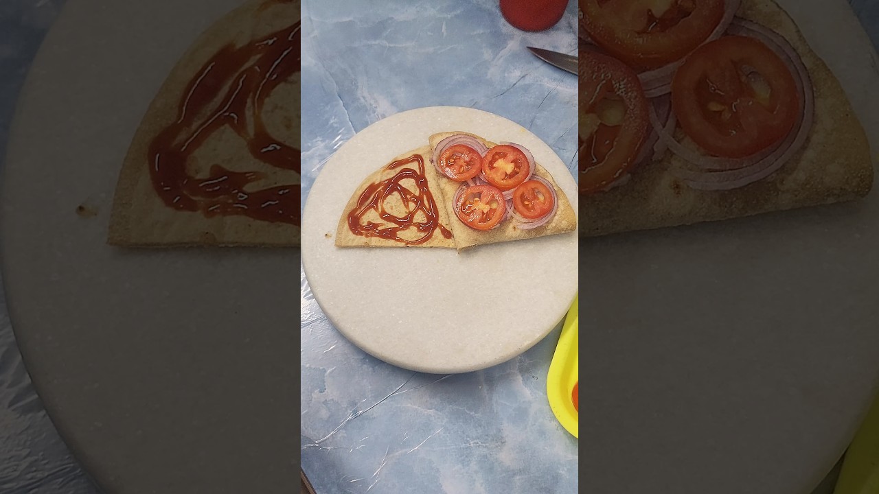 Basi Roti Se Bane Sabse Tasty Pizza! Budget Friendly Recipe#trending #foodie #shortsfeed Basi Roti Se Bane Sabse Tasty Pizza! Budget Friendly Recipe#trending #foodie #shortsfeed