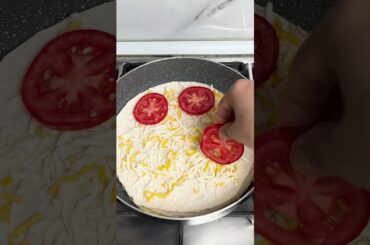 egg pizza in 3 minute ! #breakfast #egg #food #shorts