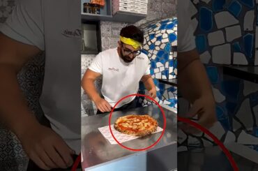 My hand burns just by touching the pizza #shorts