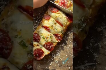 Pepperoni & Cheese Garlic Bread #pizza #garlicbread #cheesy #baking #recipe #garlic