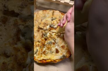 #foddielover #comfortfood #food #pizza #foodforfoodies #foodanddrink #trending