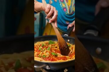 Girl making Italian penne pasta #viral #shorts #italy #recipe #fyp @Lionfield@BayashiTV_