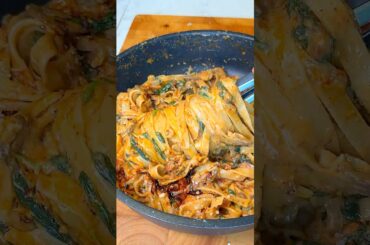 20-Minute One Pot Creamy Pasta (You’ll Make This Weekly)