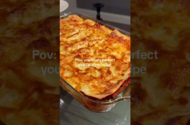 Giving the gift of lasagna this holiday season! Sharing the recipe tmro | Maddie cooking #food