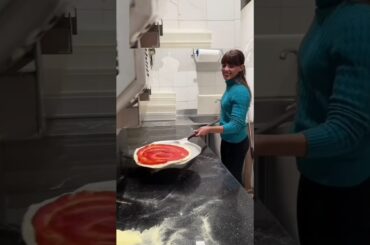 Italian Pizza #italian #Italianfood #pizza #shorts