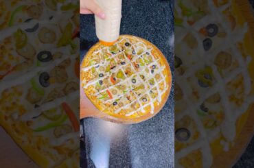 #food #momos #pizza #tamannapraveenvlogs #cloudkitchen #zomato #itspizzatime #loadedpizzafries