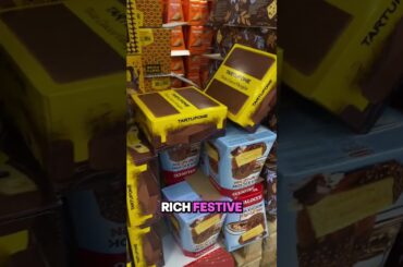 Why Italians can't choose between these two? #panettone #pandoro #italy