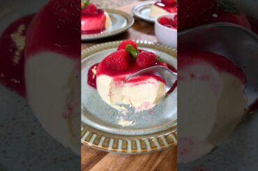 This Panna Cotta needs to be on your holiday table #dessert #holiday #recipe
