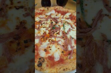 Pizza Diavola | Real Italian Piazza #pizza #itspizzatime #shorts