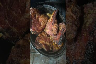 Ain’t nobody in the tri state fwm when it comes to how we do these #meats #cooking #sauce #eating