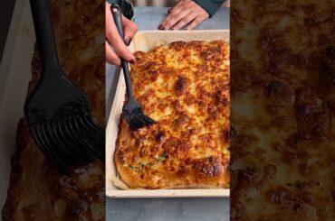 No Knead Cheesy Garlic Butter Focaccia / Same day cheese stuffed garlic butter focaccia recipe