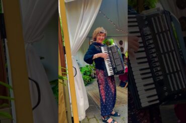 Melodies of Italy: Captivating Accordion Performance in a Seattle Italian Restaurant