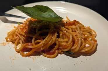 My spaghetti al pomodoro and risotto:)