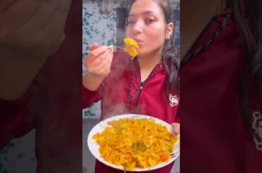 Is Macaroni Ko Khake Dance Karoge