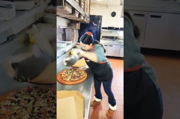 ROUND TABLE PIZZA  #usa #pizza #food #fastfood #pizzalover #italianfood #pizzafood #pizzatime #Lodi