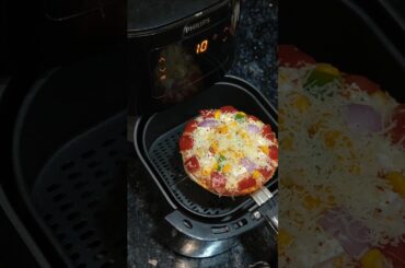 Quick Air Fryer Pizza | Cheesy & Crispy | Pizza Ready in 5 Minutes | Air Fryer Recipe#shorts #pizza