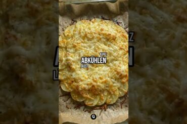 Kartoffel Pizza mit Tomaten Mozzarella topping #einfacherezepte #abendessen #rezept