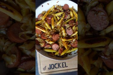 Schupfnudel-Spitzkohlpfanne mit Cabanossi #rezept #shorts #essen