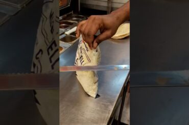 mini block Pizza banaa rahe hain aurat ki Zomato 9:30#pizza#viral#story#foodie