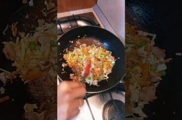 Chicken fried rice recipe.#trendingshorts#chickenfriedricerecipe#recipes#viral#hadis#italy#cooking.