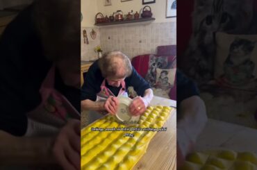 Nenek Viral Pembuat Ravioli Autentic! #food #foodie #streetfood #italy #kuliner #viral #shorts #fyp