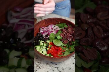 Mediterranean orzo salad #easyrecipes #healthyfood #healthysalad