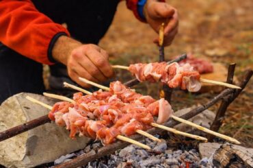Traditional Lamb Skewers (Arrosticini) | Italian Campfire Cooking in the Forest | No Talking