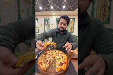 Aaj banaya cheese pull wala pizza #shorts #cloudkitchen #zomato #swiggy #cafe #pizza