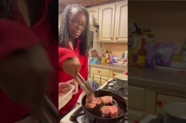 Lamb Chops, Garlic potatoes, Broccoli #softspoken  #cookwithmyra  #myraharris  #shorts