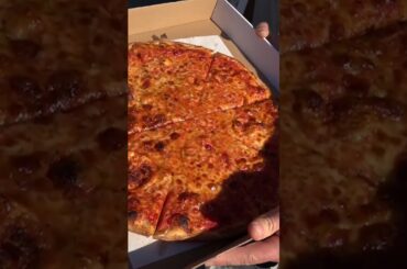 Dave Portnoy Reviews "Thinny Thin" Pizza Which Is Right Up His Alley
