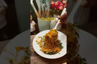Cheesy chilli garlic spaghetti #homecuisine #foodclips #italian #desi #tadka #shorts #cooking #viral