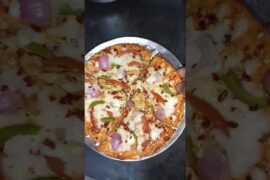 Readymade Base Pizza Recipe #shorts #pizza #pizzalover #vinitakitchen #food
