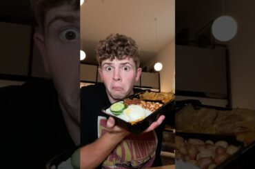 Eating and Rating Malaysian Food For The First Time!