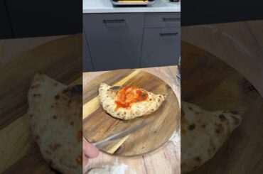 HOMEMADE QUICK CALZONE 🍕#homemadepizza#deliciouspizza#calzone#home#chef#cooking#italian#usa#gourmet