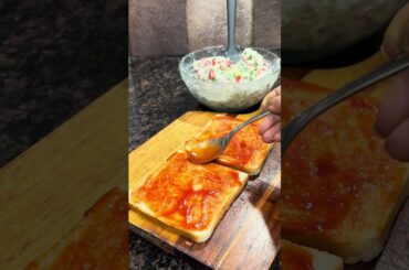 bread pizza #shorts #shortsvideo #short #shortvideo #foodshorts #viral #trendingshorts #ytshorts