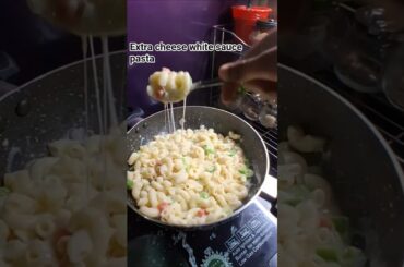 extra cheese whites of pasta😋 #viral #pasta #whitesaucepasta #youtubeshorts #trending