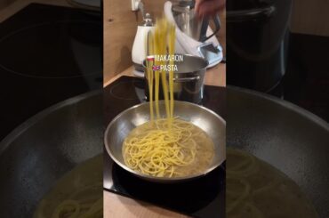 CACIO E PEPE #food #recipe #pastarecipe #simplerecipe #italyfood #pecorino #cheese #cooking #pepper