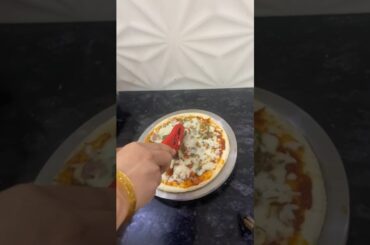 Yumyum yummy pizza #shorts #viral #food #trending #cooking #youtubeshorts
