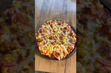 Cheap Vs Expensive Pizza🤤#shorts