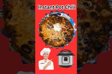 A rich, hearty Instant Pot Chili ready in just 30 minutes! 🌶️