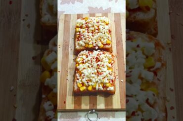 double cheese corn pizza l #quicksnack #food #cooking  #cheesypizza