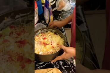 LOOK 👀 OUR STORM FOOD #looks #jamaicanfood food #sounds #jamaicanfood #youtubeshorts #pizza