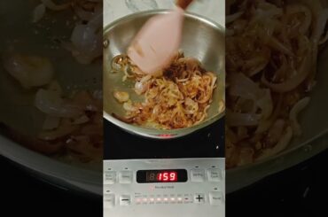 spaghetti pasta with caramelised onion and fresh cream #viral #shorts #spaghetti #pasta