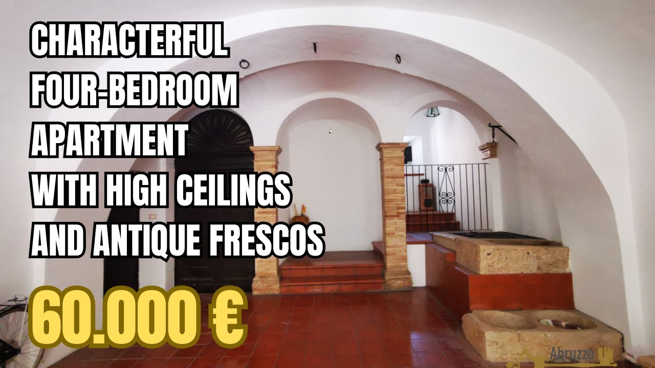 Magnificent characterful four-bedroom apartment with vaulted ceilings and frescos. Casalanguida Magnificent characterful four-bedroom apartment with vaulted ceilings and frescos. Casalanguida