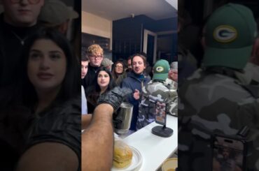 Beautiful Girl On shop 😍 #trending #trendingshorts #shortfeed #food #foodie #italy #youtubeshorts