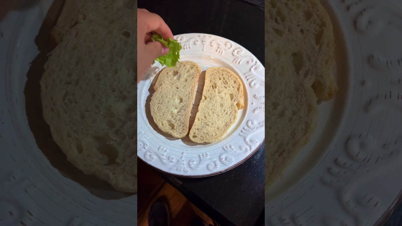 Tomato Caprese Sandwich Tutorial (MY FIRST VEGETARIAN DISH) Tomato Caprese Sandwich Tutorial (MY FIRST VEGETARIAN DISH)